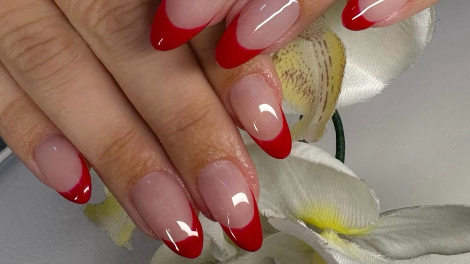 Classy Short Red Nail Ideas (2025)
