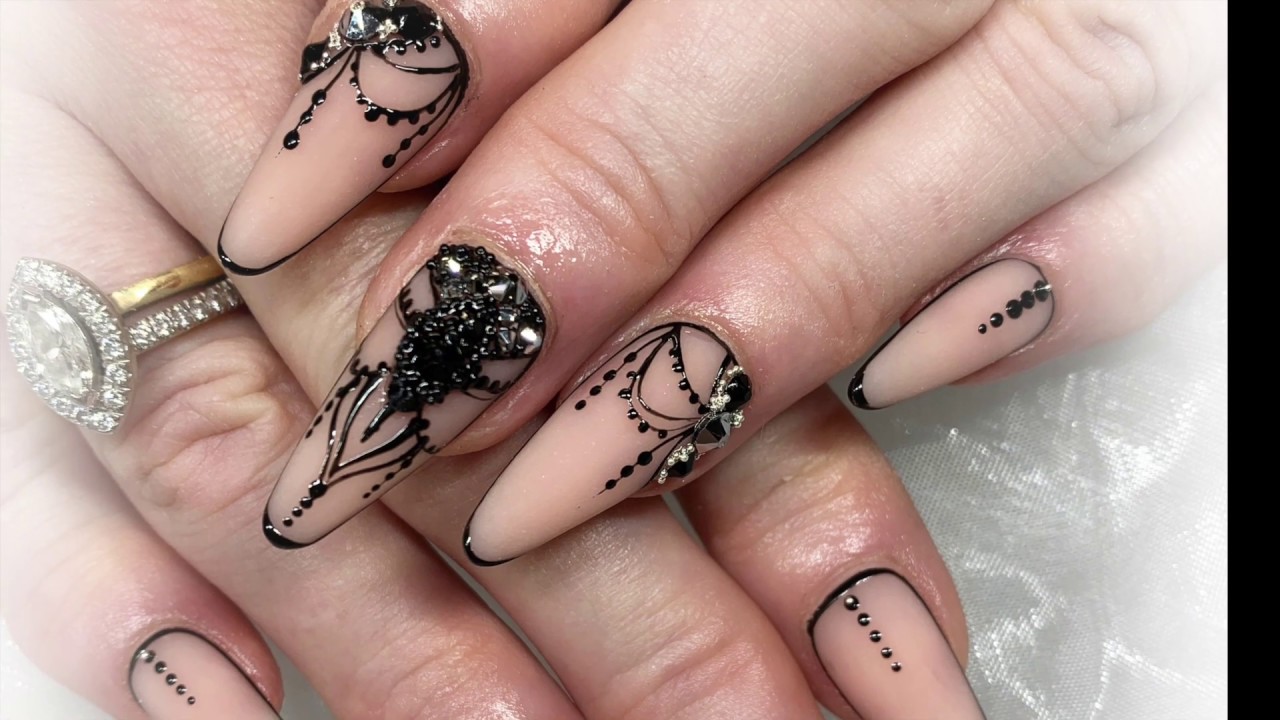 Bold and Beautiful: Edgy Black Nail Art